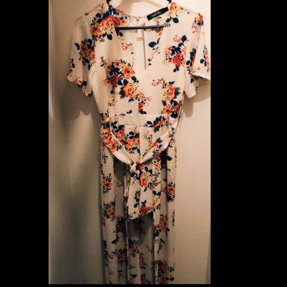 Beautiful floral dress and small nine west bag